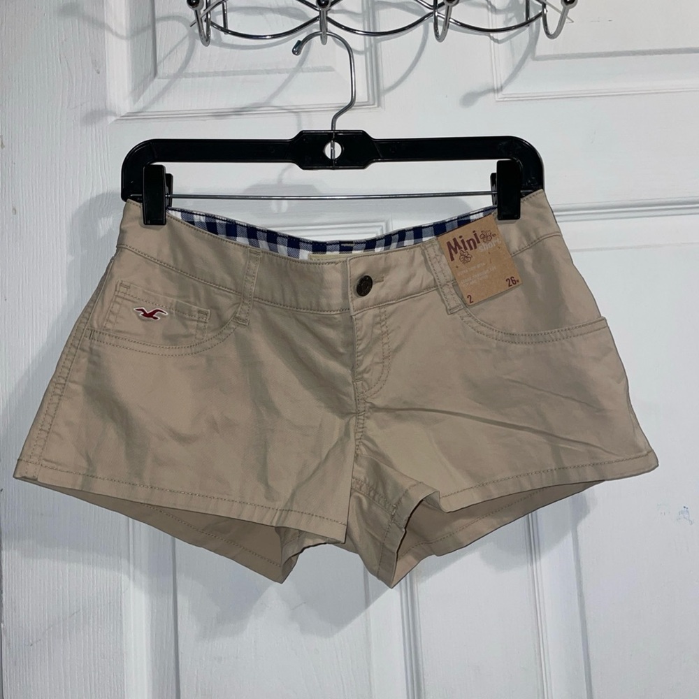 Hollister Women's Beige Low Waist Shorts